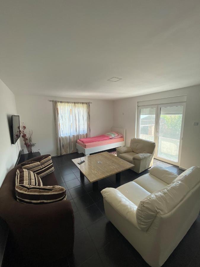 Vulsa Apartmani คลาโดโว ภายนอก รูปภาพ