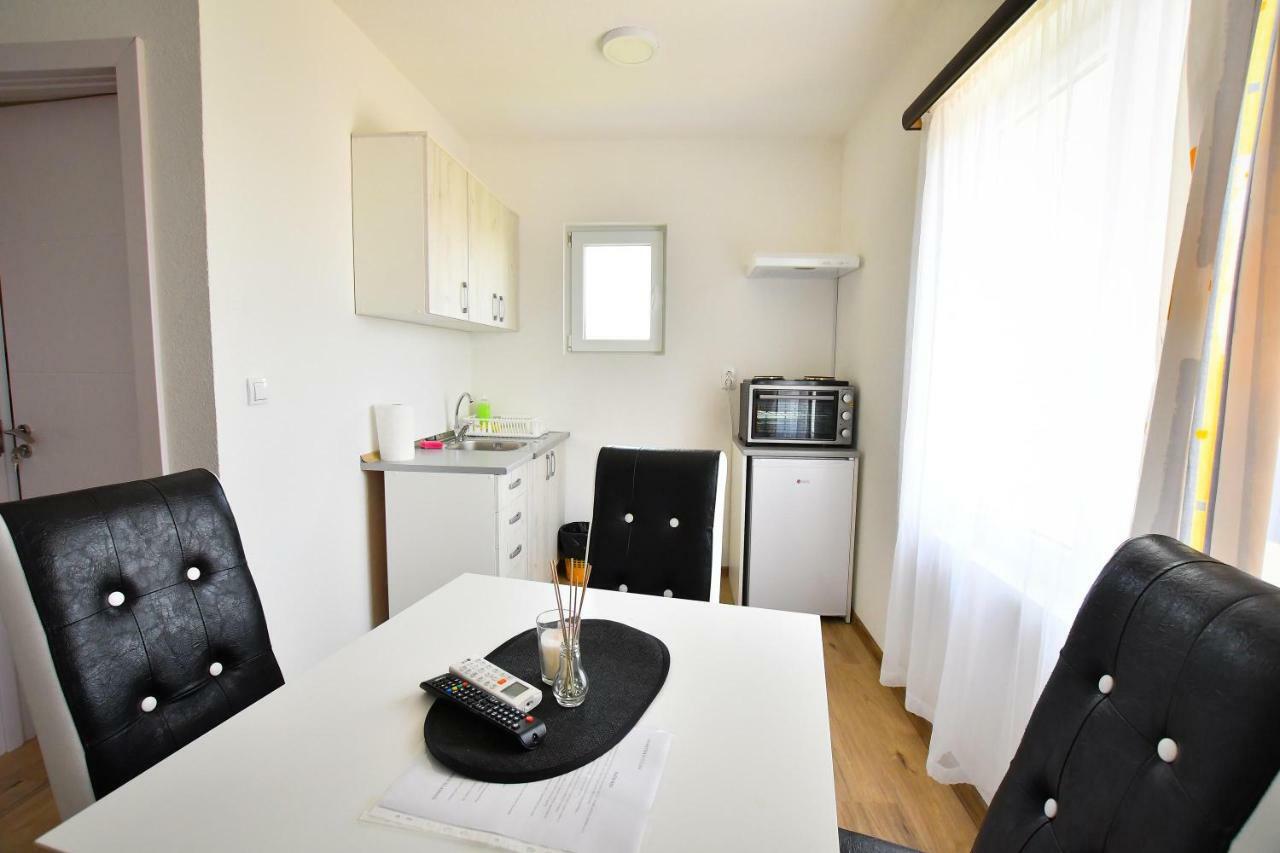 Vulsa Apartmani คลาโดโว ภายนอก รูปภาพ